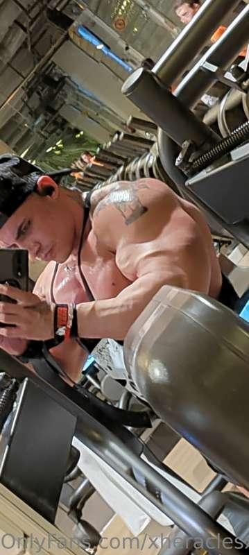 Look at my big cock 🔥😎🔥