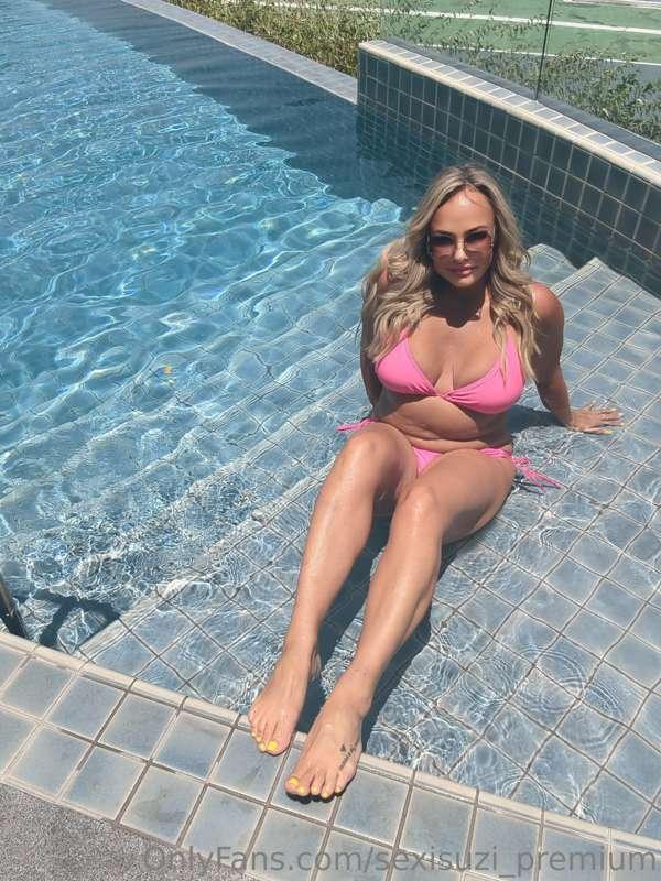 Do you like pretty feet?