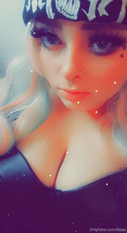 Sub to this naughty English brat 😈 new posts everyday, free ..