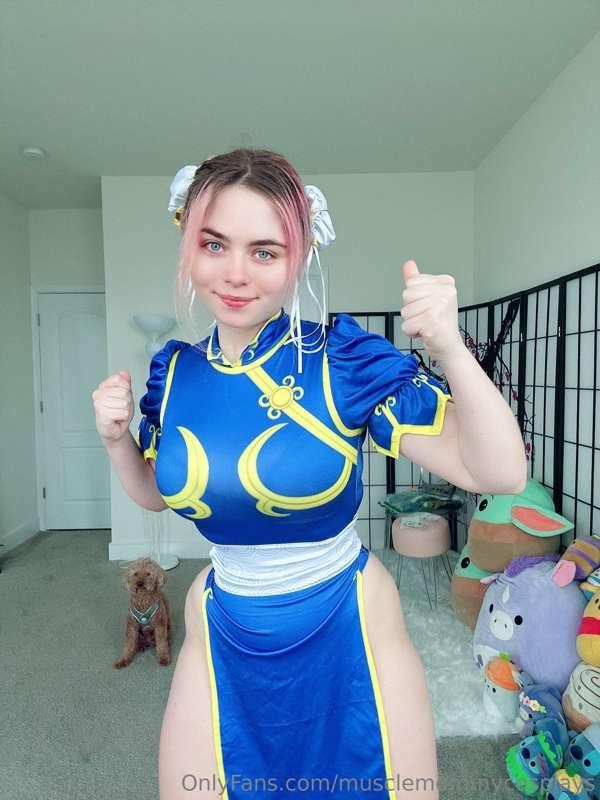 musclemommycosplays image #2