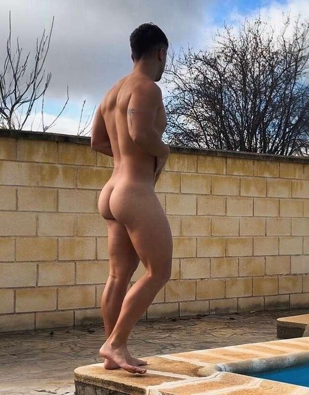 I'm looking for naughty boys, are you one of them? 😈