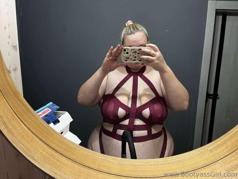 bootyassgirl image #0