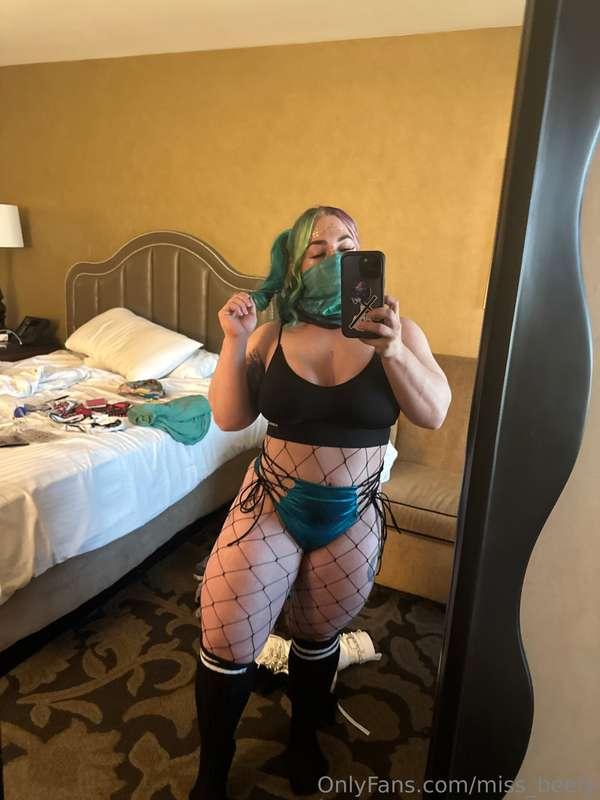 vegas baby! edc night two. who’s wanting to see me ❤️❤️❤️🫶🏻🫶..