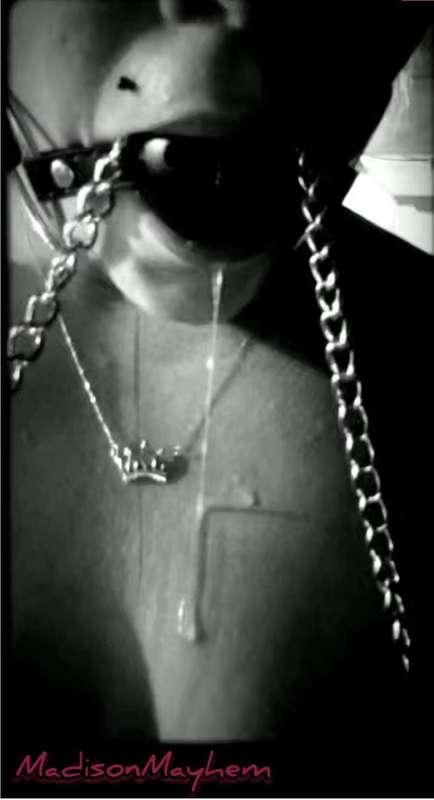 I love being gagged 😈🎀🖤🎀