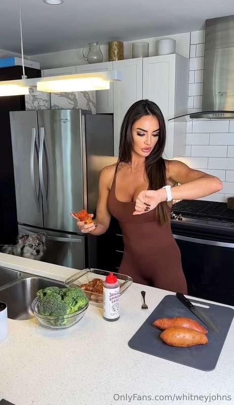 Ohhhh Sofia😂... Dm what you think I should caption this.. *B..