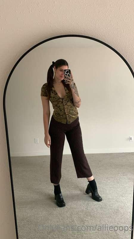 Hey lovers!! I am with my family for the next few days but w..