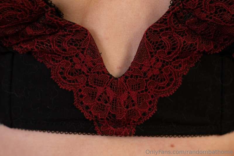 Interested in seeing close-ups of my last lingerie set? Thes..