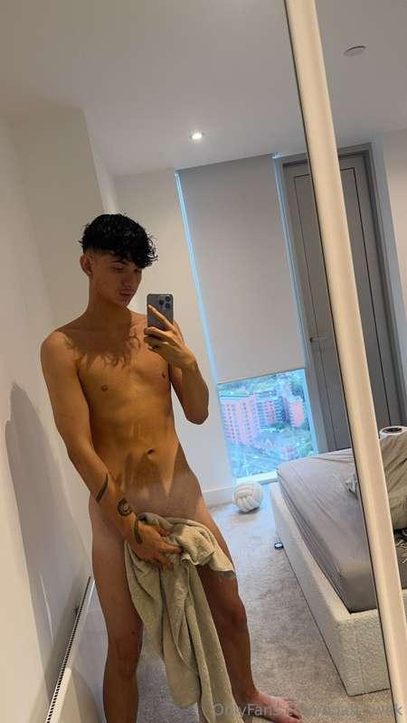 Shower anyone?💋😈