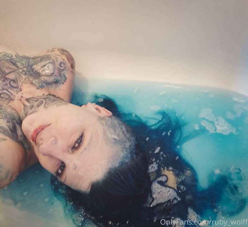 Who wants 20 super hot bath time photos in their inbox?