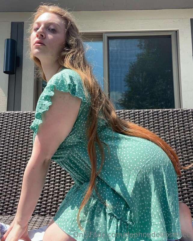 What do you like more, the dress or the hair?