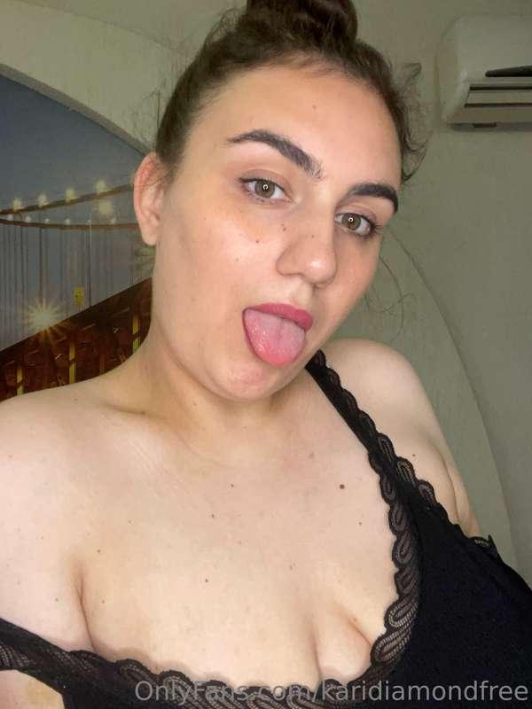 Feeling like toooo horny today, want to catch this mood from..