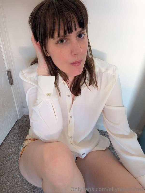 Sexy summer vibes: https://onlyfans.com/1771109986/ellynaomi