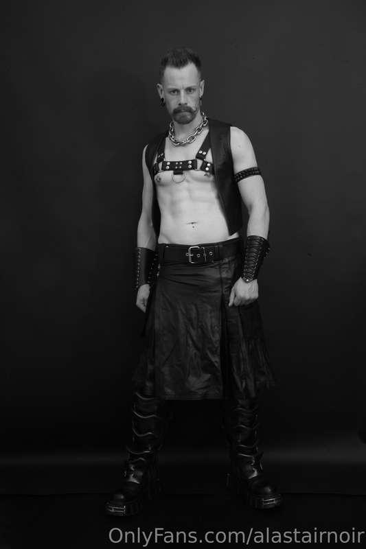 alastairnoir image #4