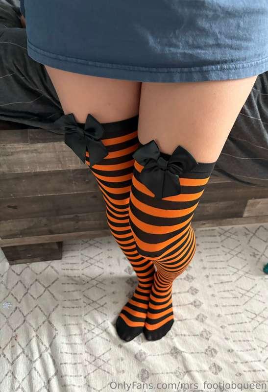 mrs_footjobqueen image #24