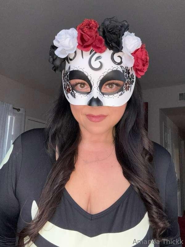 Will you be joining my STREAM tonight at 7pm PST?? 😈😅