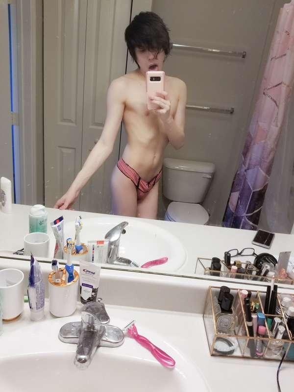 cutesyfemboy image #3