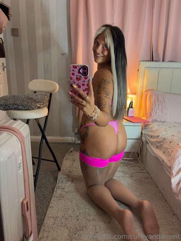 curvyandiloveit image #1