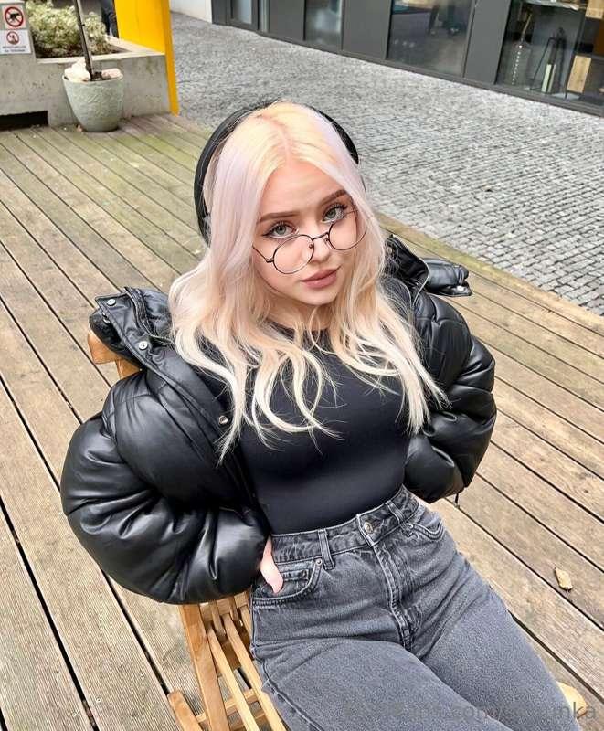 Brýle možná začnu nosit častěji, co myslíš?😍