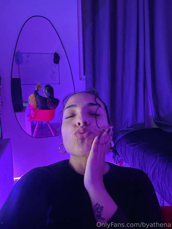 I feel like I came out super beautiful and I send you a kiss..