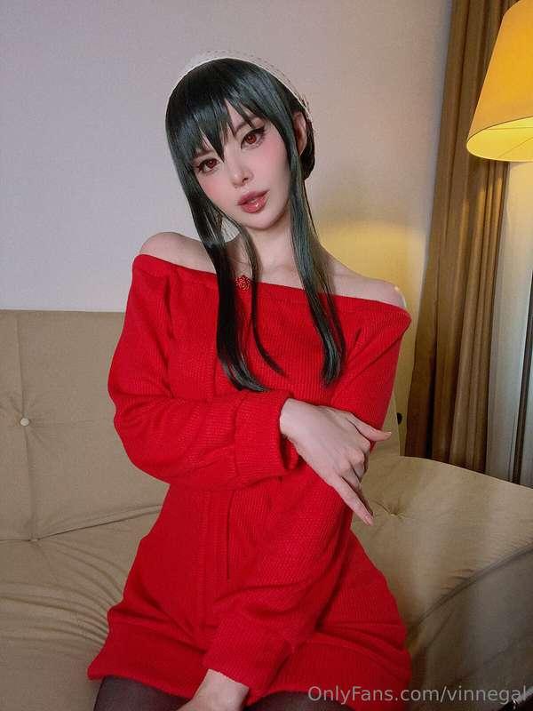 Are you ready for some cozy time with Yor? 🥰❤️