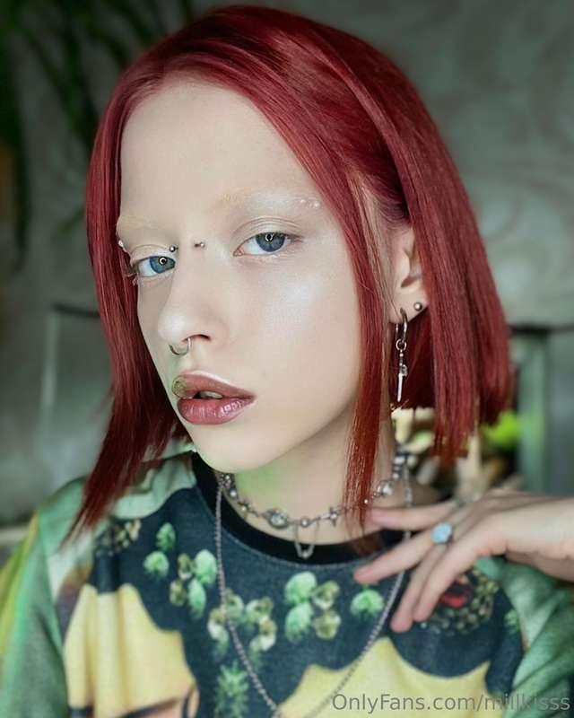alien but pretty 💚