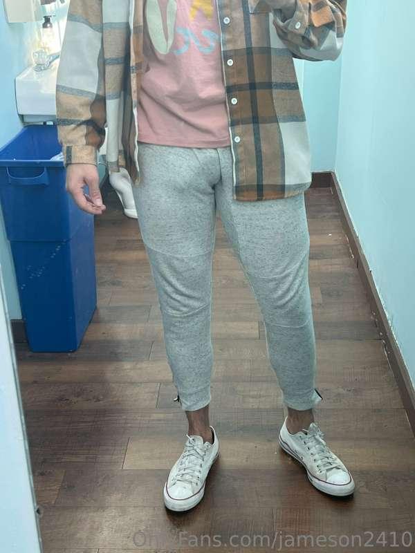 Grey sweatpants kinda weather🤤💦🍆