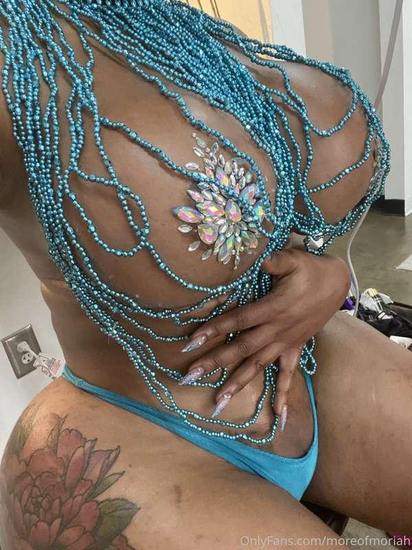 Diamond nipples😈 If you want to see the real chocolate hard ..