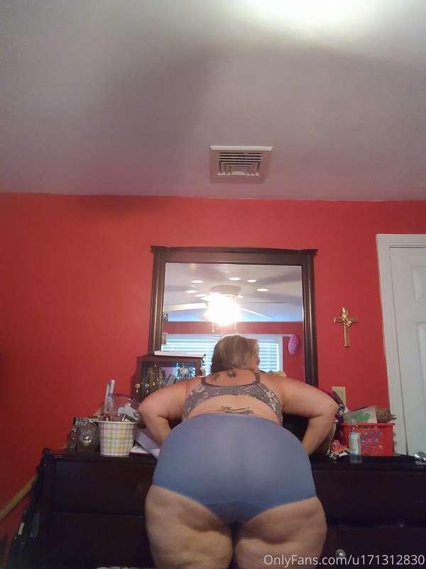 Big juicy booty!