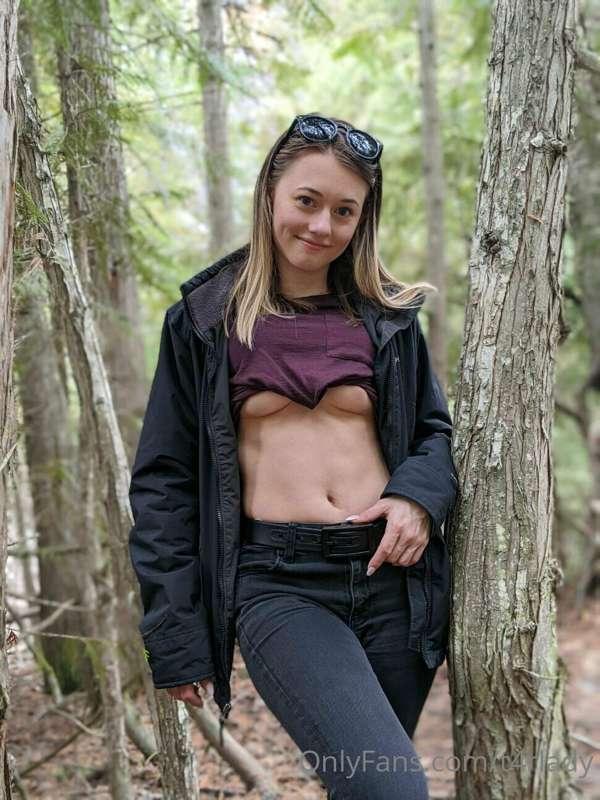 Would you take a hike with me 😈
*Tip $5 to see my shirt come..
