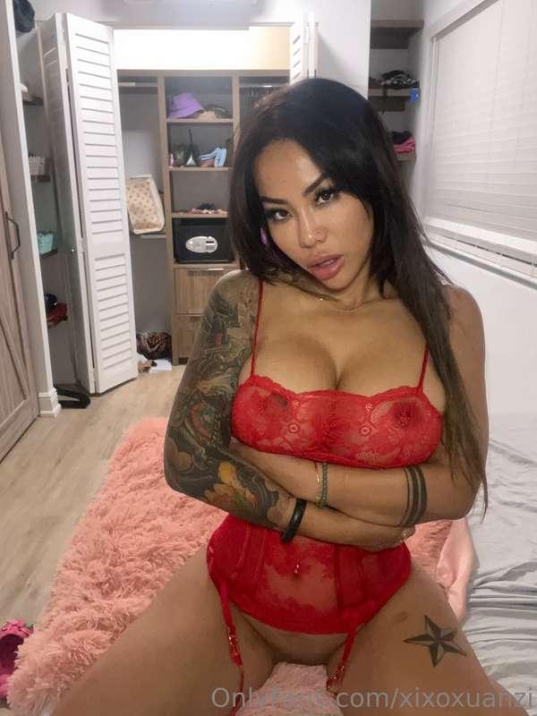 Spice up your feed with my exclusive content! 👅