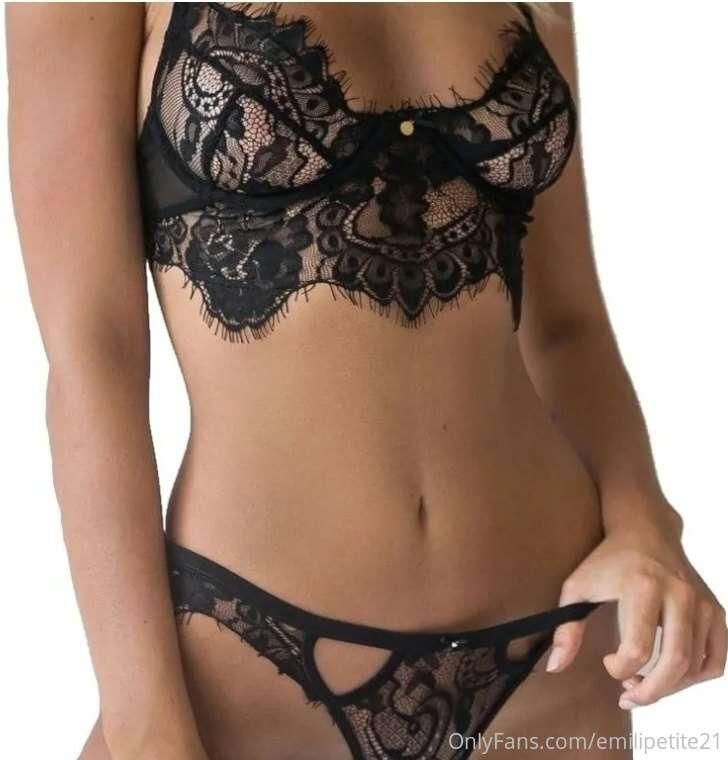 Cual quieren que sea la próxima lenceriaque compre? 🤤😏 , si ..