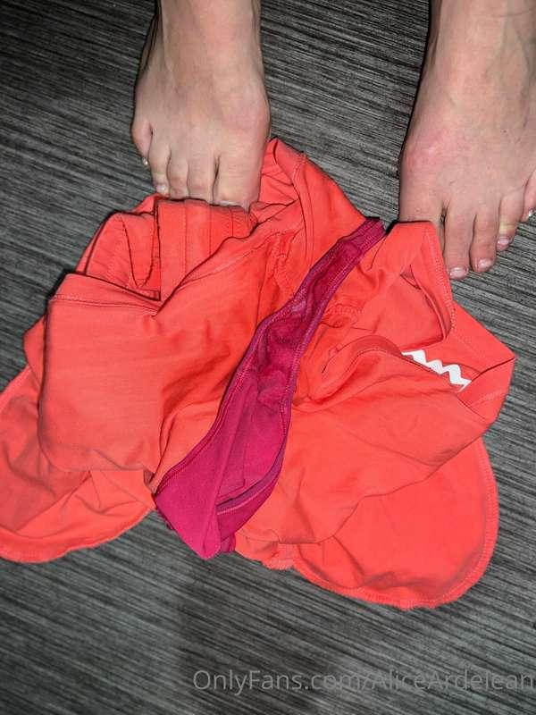 Should I do a raffle with the panties & video as a prize?👀