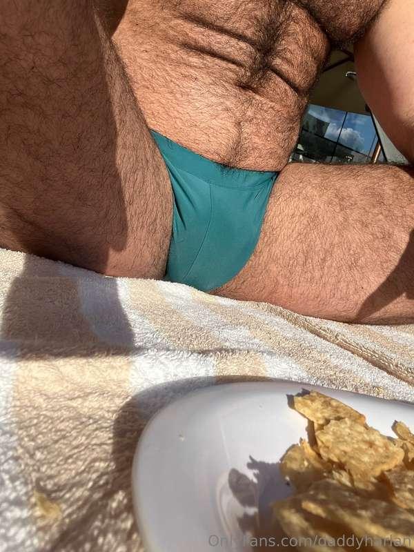 M/F couple literally said “we saw you from across the pool a..