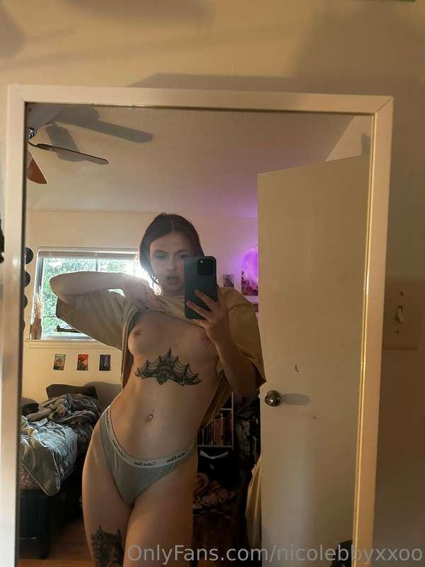 big tshirt no pants >