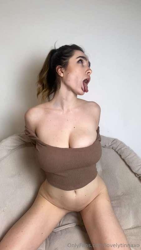 🍉🍉 busty student wants you right nowhttps://onlyfans.com/cor..