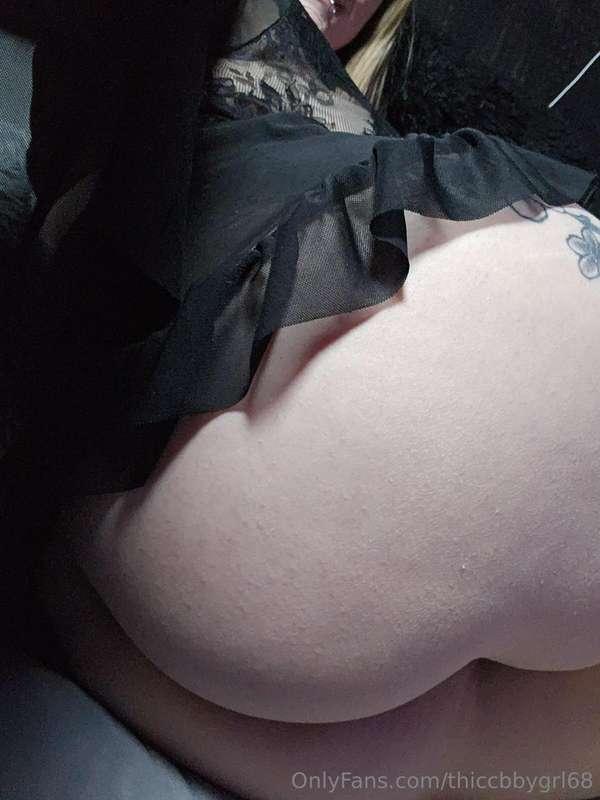 Feeling bold tonight? 😘 Show me your confidence and I’ll rew..