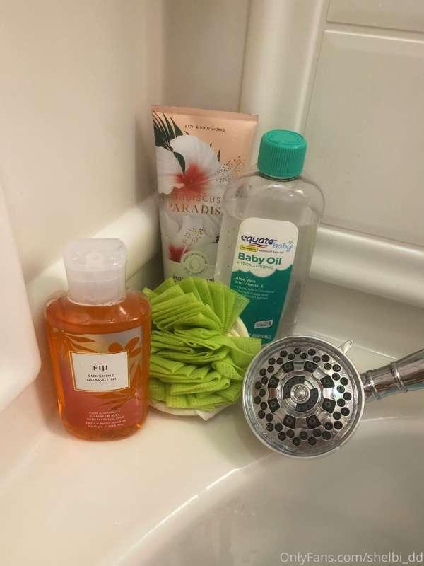 💦Shower Series Tonight💦 
...😈