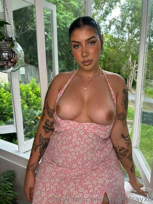 Just so you know, I don't wear panties under sundresses.😈🥵