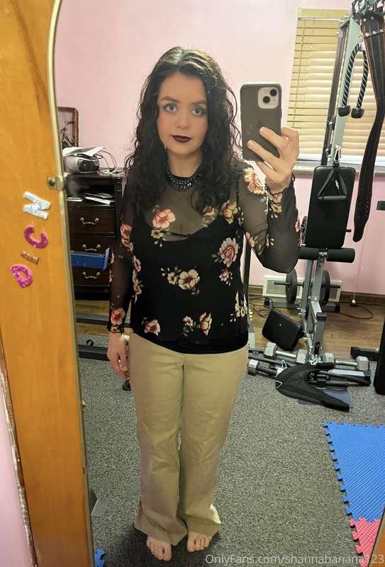 New picture of me today in the outfit I’m wearing today