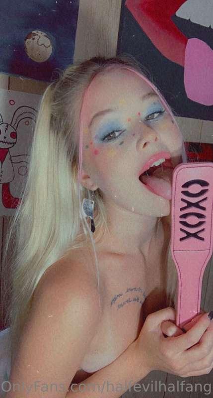 Are you getting a smack or a smooch?💞💙