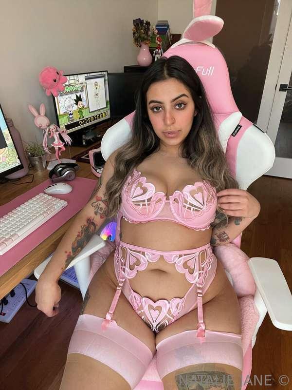 id let you do nastyyy things to me in this outfit 😇