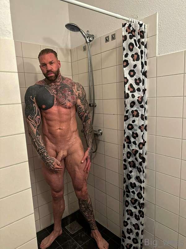 Come and shower with me 😈