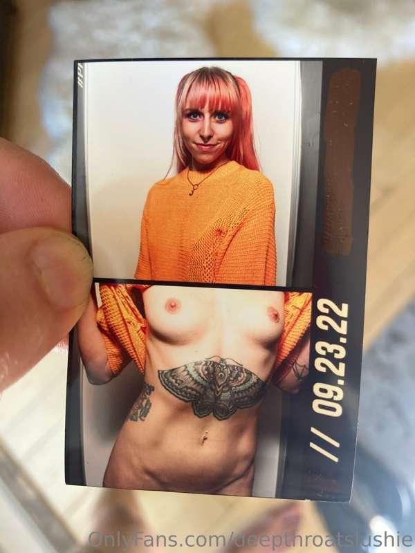 Having fun in the photo booth, swipe for a fun surprise 😋🍒🍑