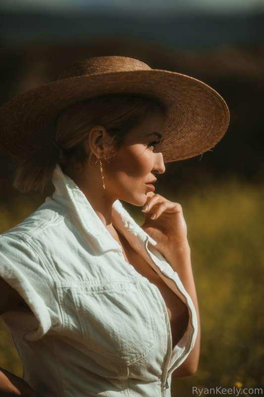 What am I pondering? 🤔 Wrong answers only! 🤑
Feel free to ad..