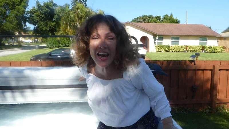  I was housesitting yesterday and took THESE 7 Pics .....