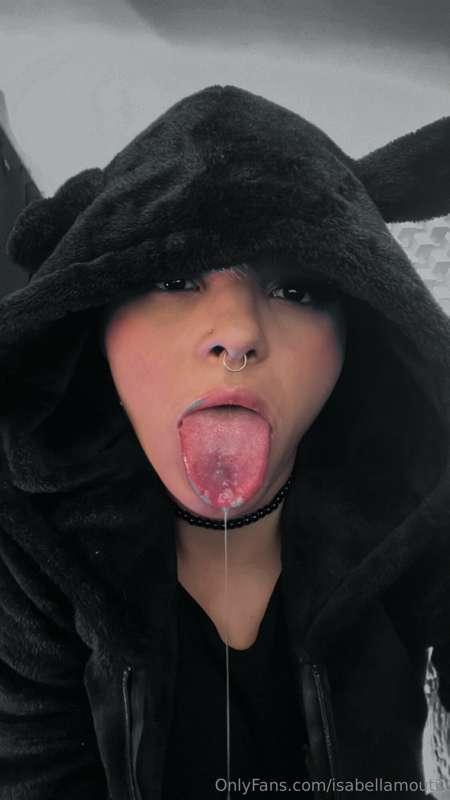 Let me clean you with my tongue🥵🥵