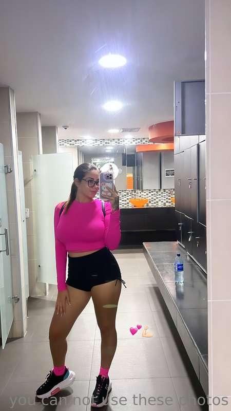 Estoy muy caliente después de un largo entrenamiento😍 quiere..