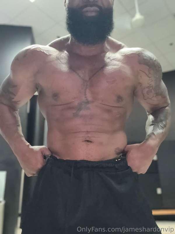 Who’s down for a workout 😈