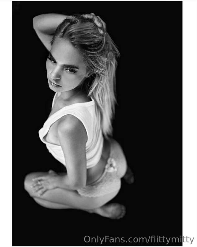 the mood is black and white ... is it autumn or something el..