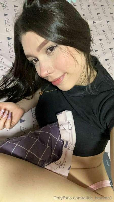 Heyyy to all of the new people on my page, I can't wait to m..